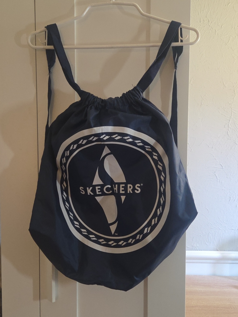 Skechers Navy and White Drawstring Tote 5/$10